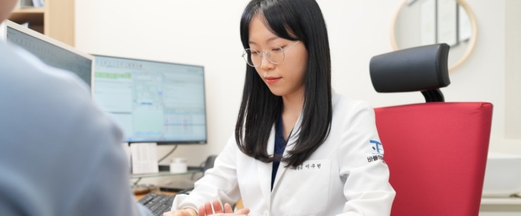 눈떨림 지속, 안면마비 치료 병원에 가야 하는 신호는?